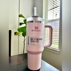 Stanley Rose Quartz 40 oz The Quencher H2.0 Flowstate Tumbler NWT